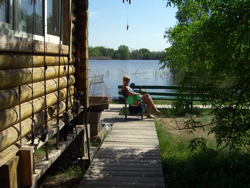 Рыбалка на волге с проживанием в домиках. База отдыха на Волге с рыбалкой. Базы отдыха на реке Волга. Волга река база отдыха. Рыболовные турбазы на Волге.